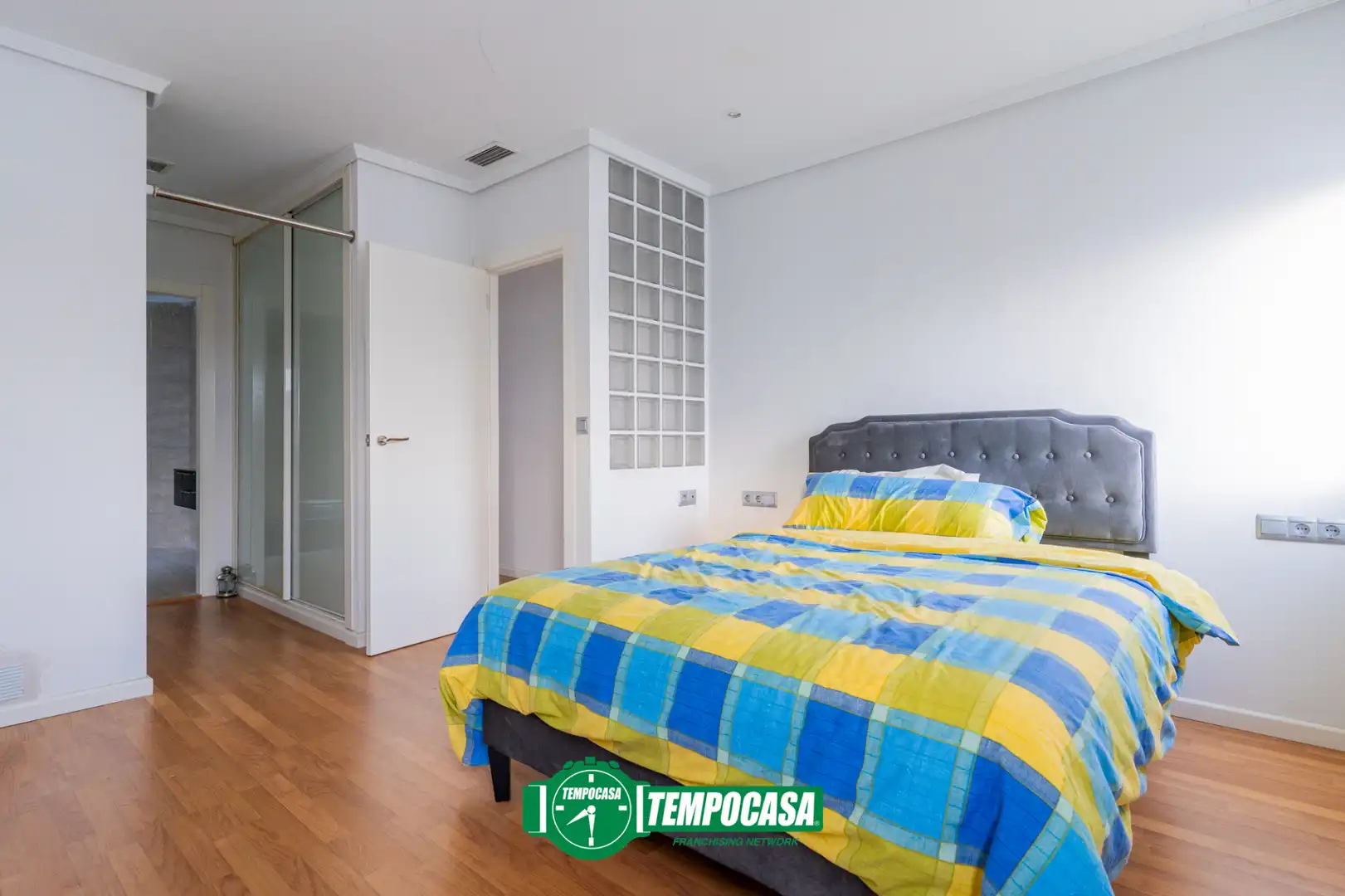 Schlafzimmer von Wohnung zum Verkauf in Valencia mit Klimaanlage, Parkett und Terrasse
