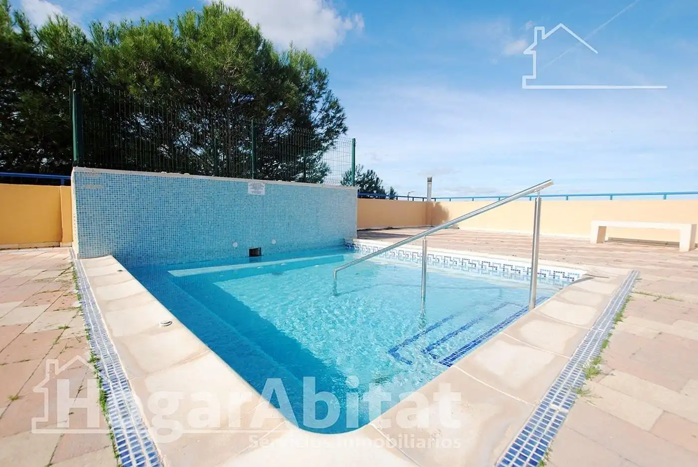 Piscina de Apartament en venda en Tavernes de la Valldigna amb Terrassa, Traster i Balcó