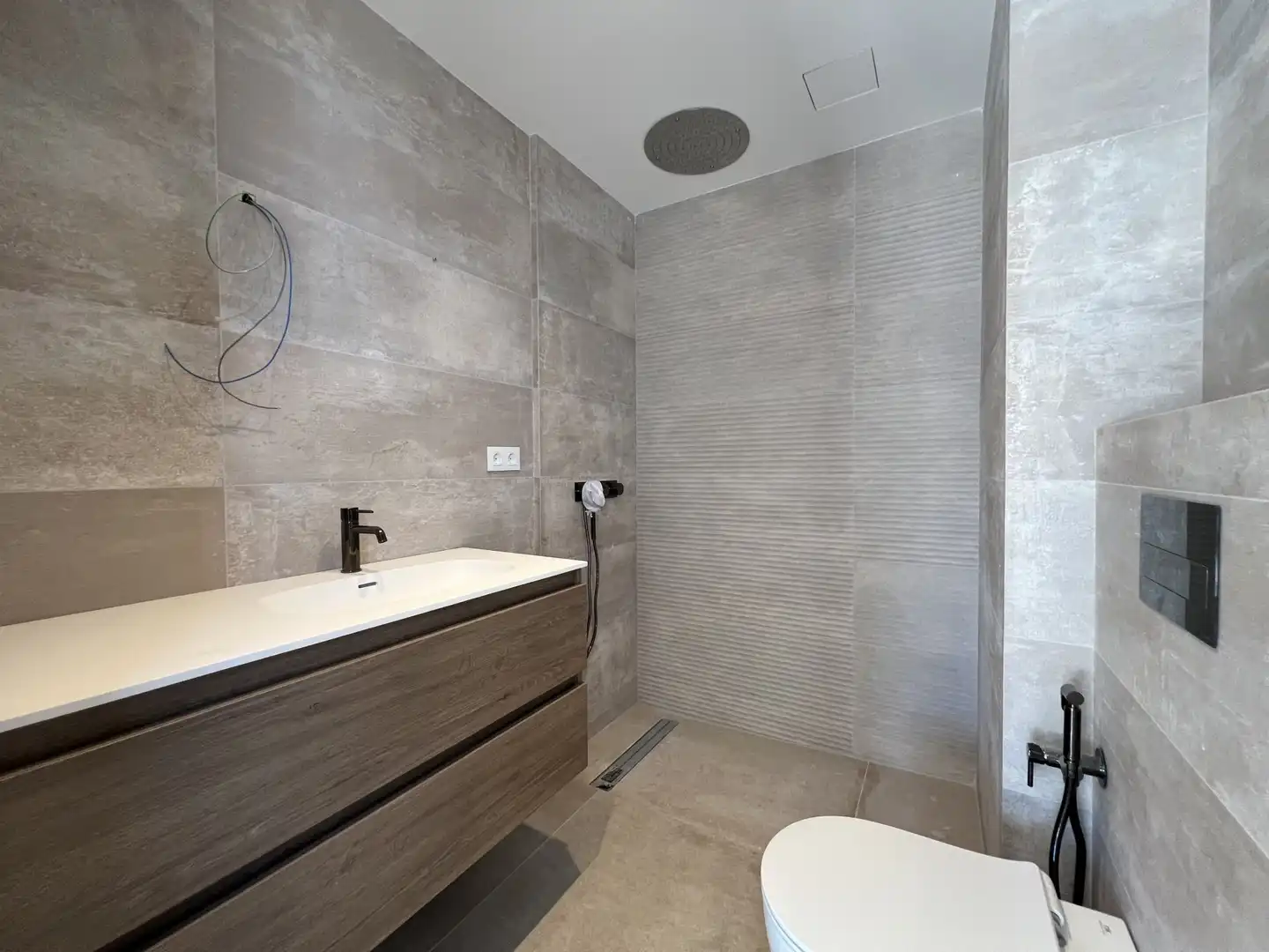 Badezimmer von Einfamilien-Reihenhaus zum Verkauf in Altafulla mit Klimaanlage, Heizung und Terrasse