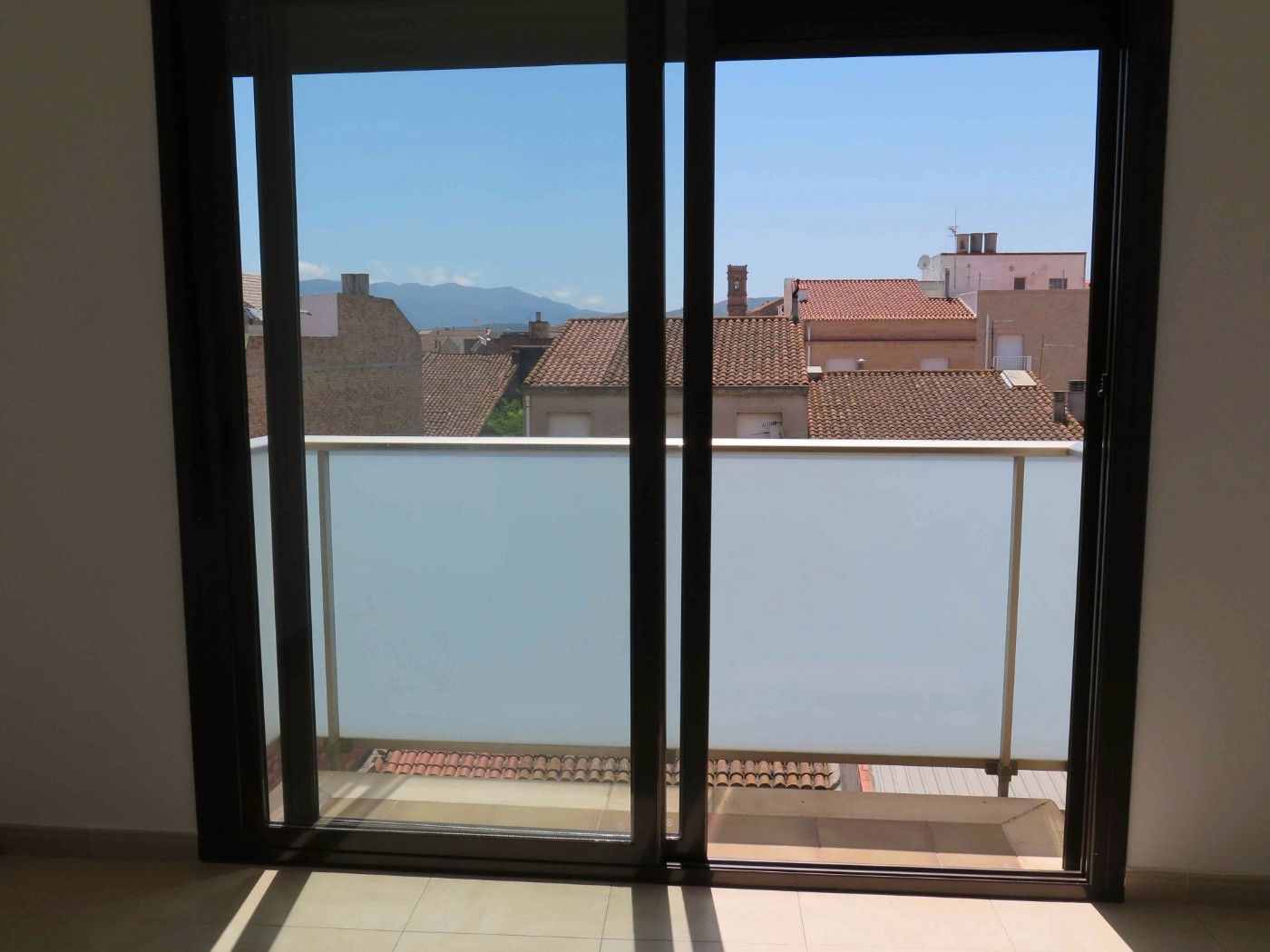 Flat for rent in Passeig de les Escoles, Santa Bàrbara