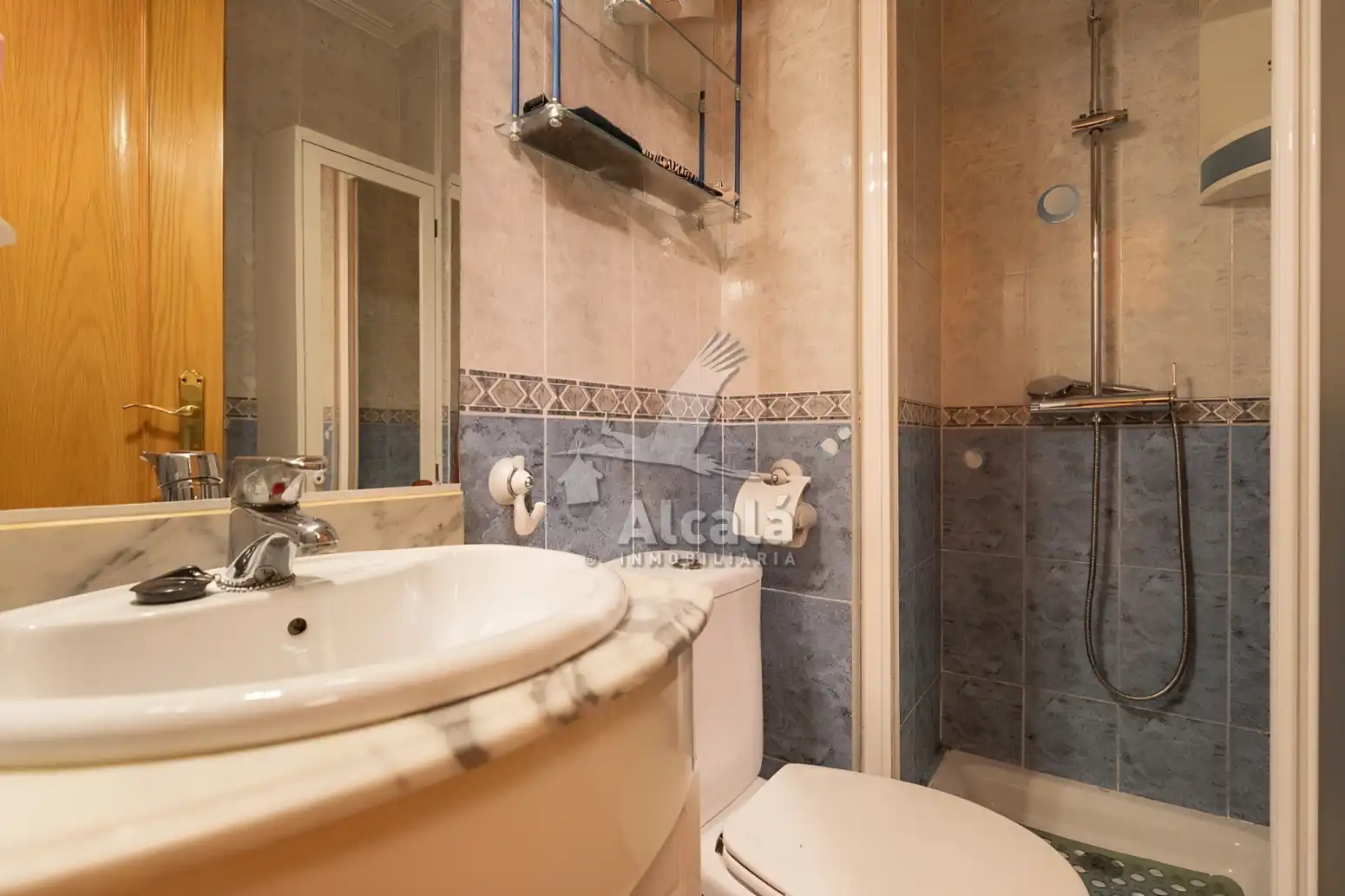 Baño de Piso en venta en Torrejón de Ardoz con Calefacción, Parquet y Terraza