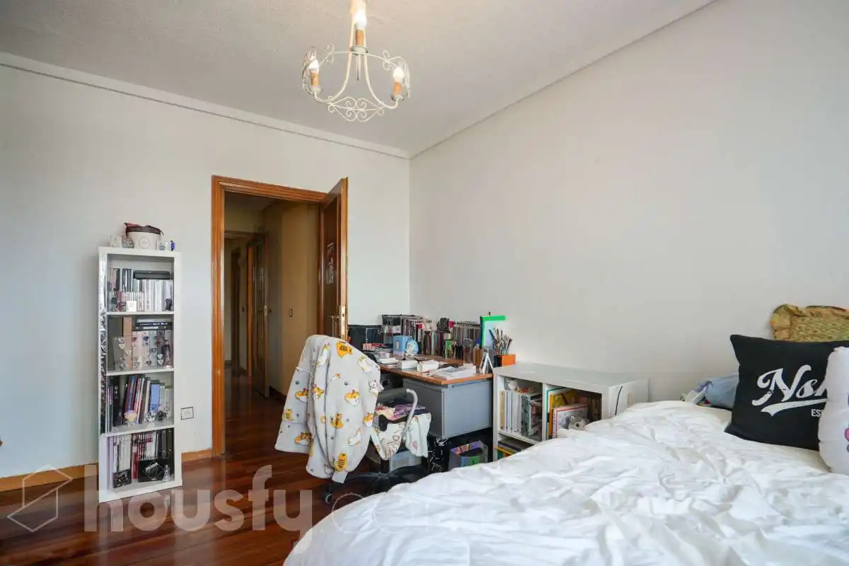 Flat for sale in Calle Santiago Rusiñol, Ciudad Universitaria