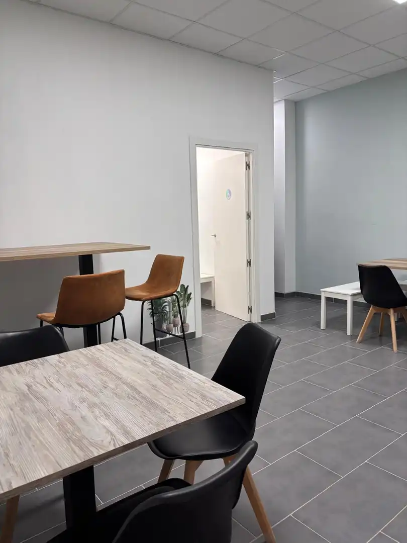 Local comercial de lloguer a CL Ramón J Sender 7, imagen 6