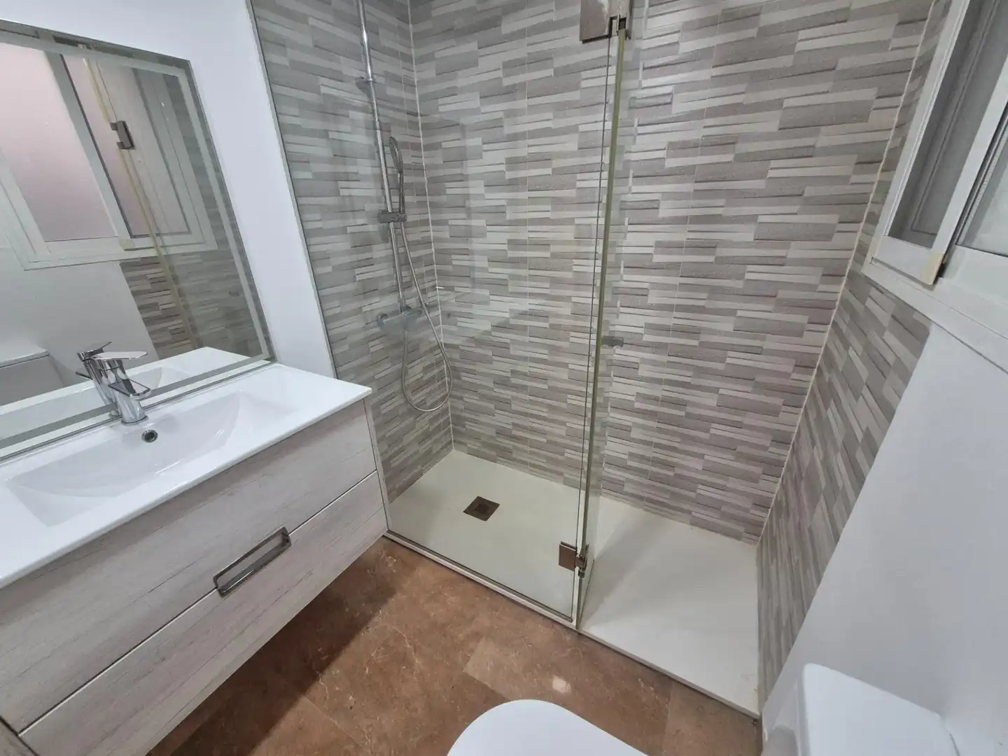 Bathroom of Flat for sale in Aldaia  with Air Conditioner, Private garden and Storage room