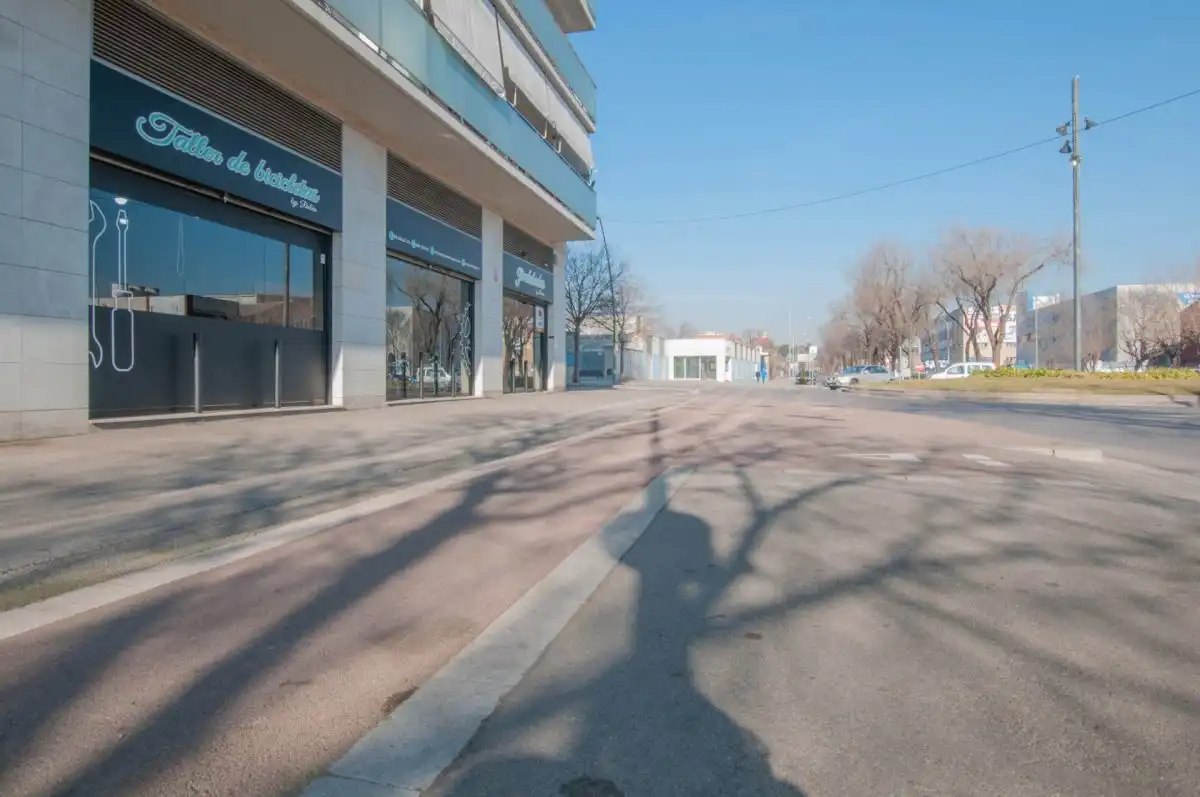 Local comercial de lloguer a Zona Industrial, imagen 2