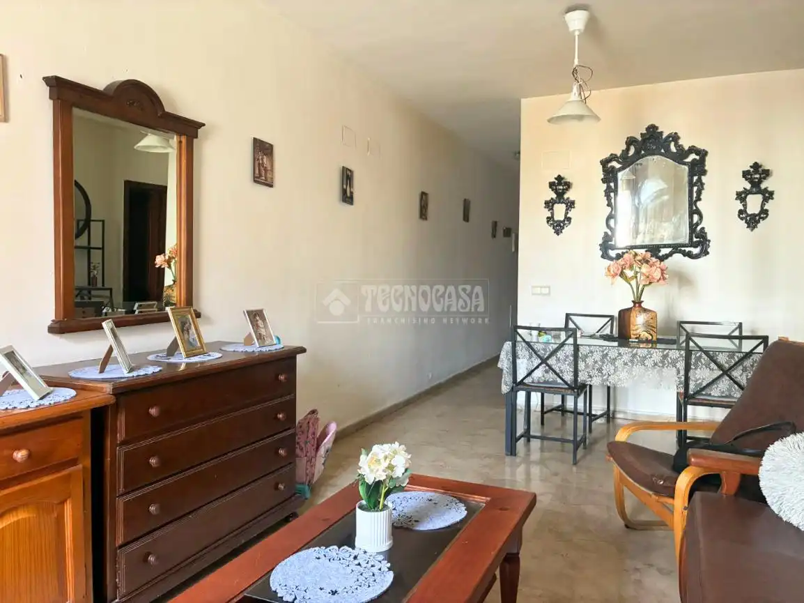 Piso en venta en Pilas