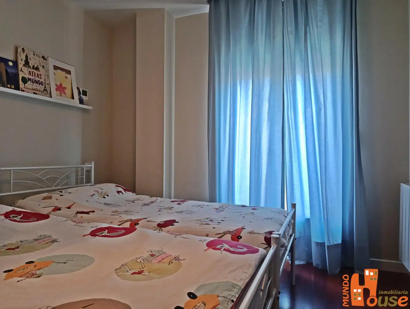 Habitación de Casa adosada en venta en Real Sitio de San Ildefonso con Calefacción y Amueblado