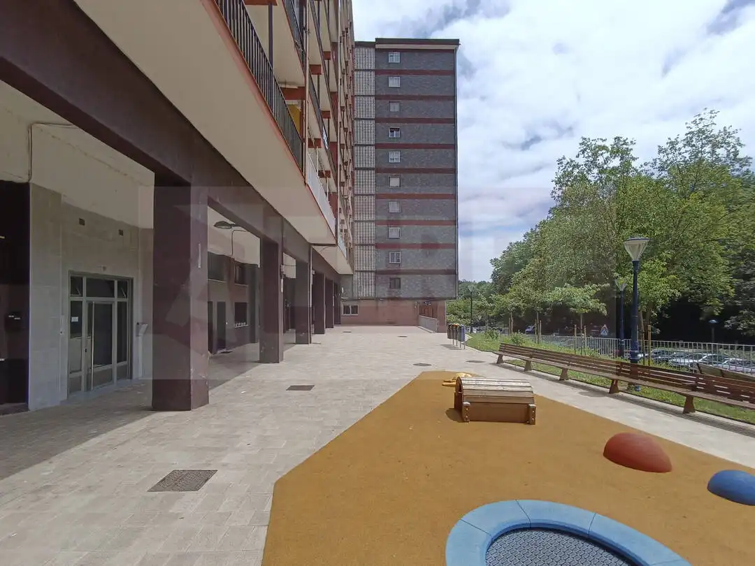 Vista exterior de Dúplex en venda en Errenteria amb Calefacció i Traster