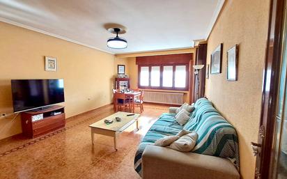 Living room of Flat for sale in Cuéllar  with Heating, Terrace and Storage room