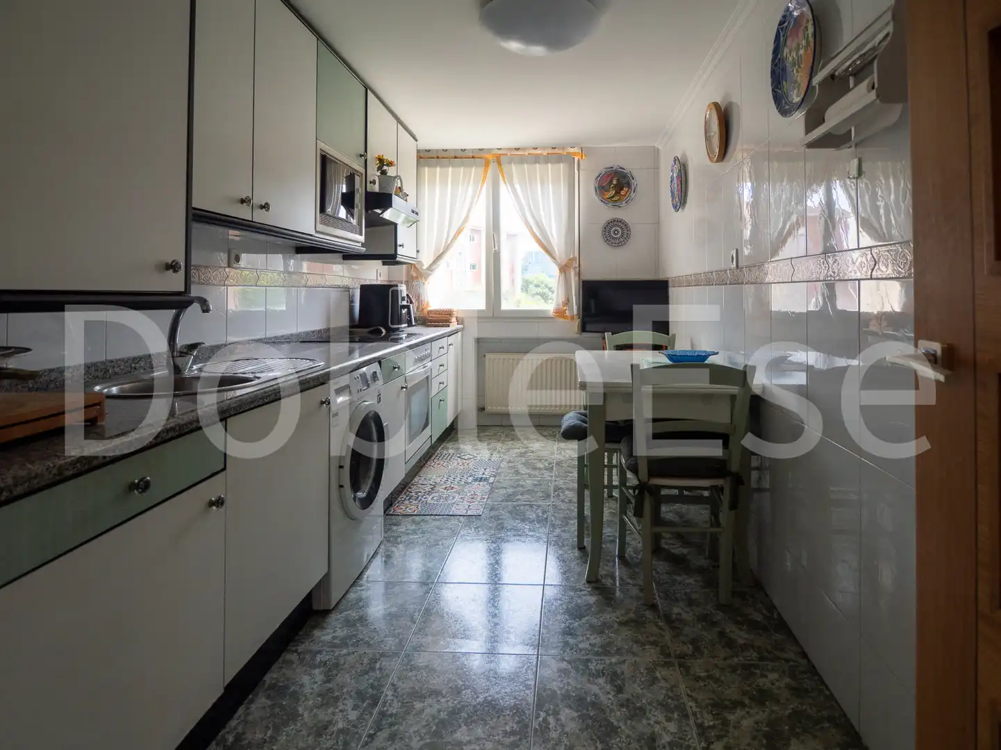 Cocina de Piso en venta en Gijón  con Calefacción, Parquet y Trastero