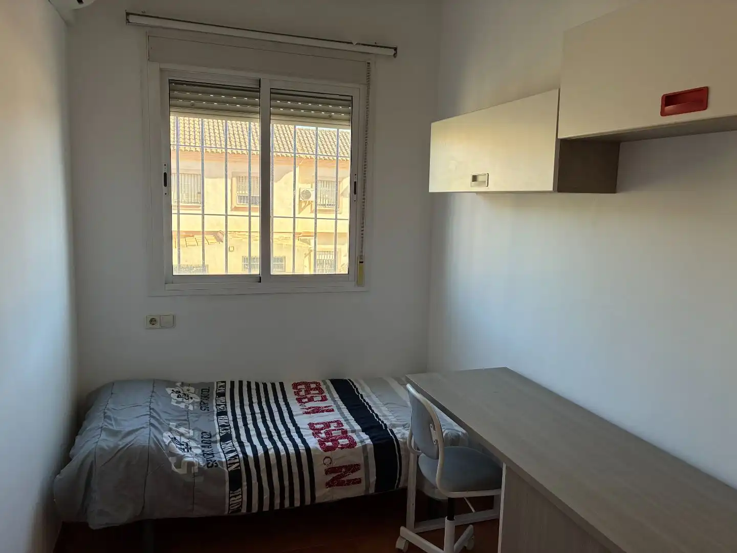 Schlafzimmer von Maisonette zur Miete in Dos Hermanas mit Klimaanlage, Privatgarten und Abstellraum