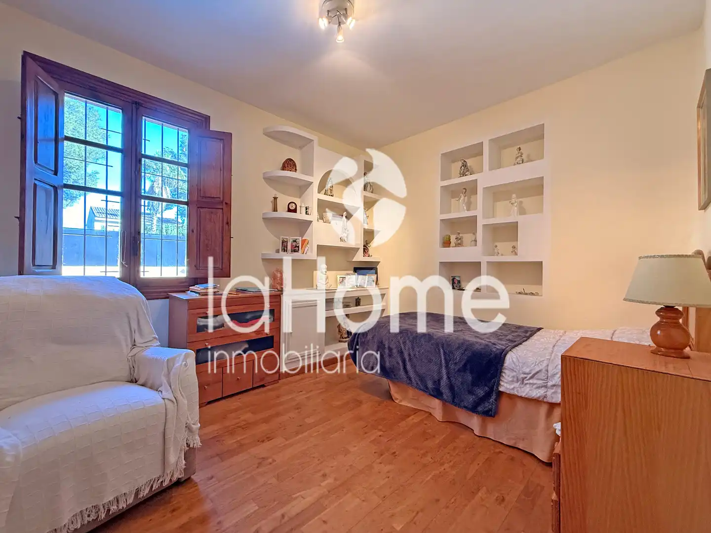 Sala de estar de Casa o chalet en venta en Paterna con Aire acondicionado, Jardín privado y Parquet