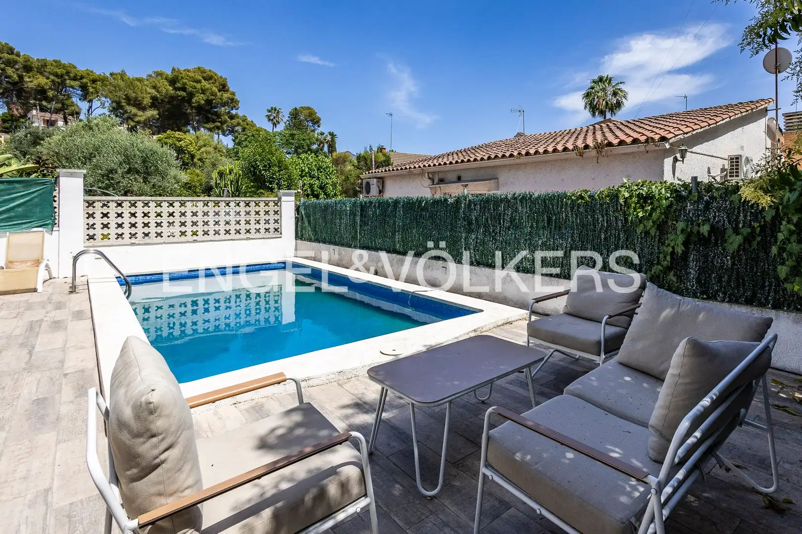 Piscina de Casa o xalet en venda en Castelldefels amb Aire condicionat, Calefacció i Parquet
