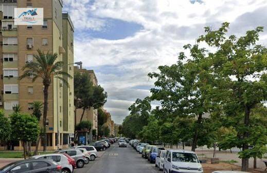 Piso en Venta en Calle LAVANDERAS en Pino Montano - Consolación