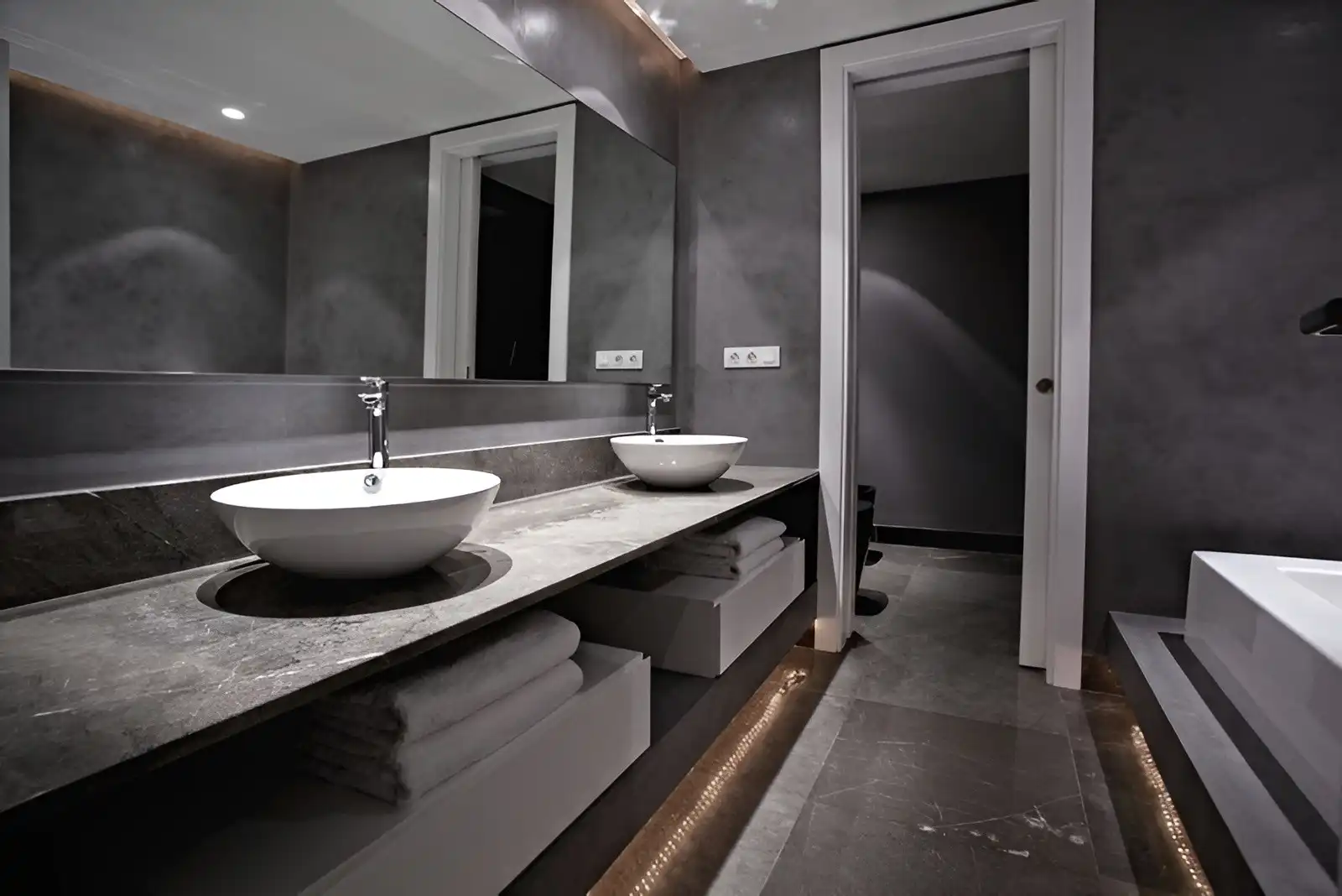 Bathroom of Houses for sale in Marbella  with Air Conditioner, Private garden and Terrace