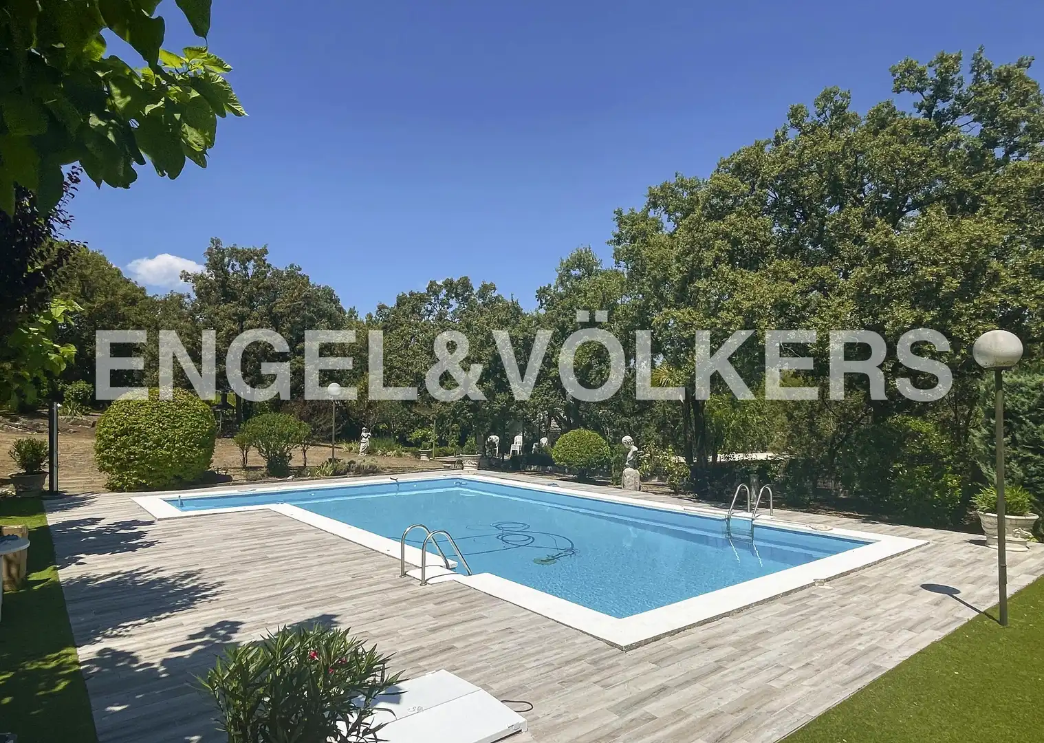 Piscina de Residencial en venta en Guadalix de la Sierra