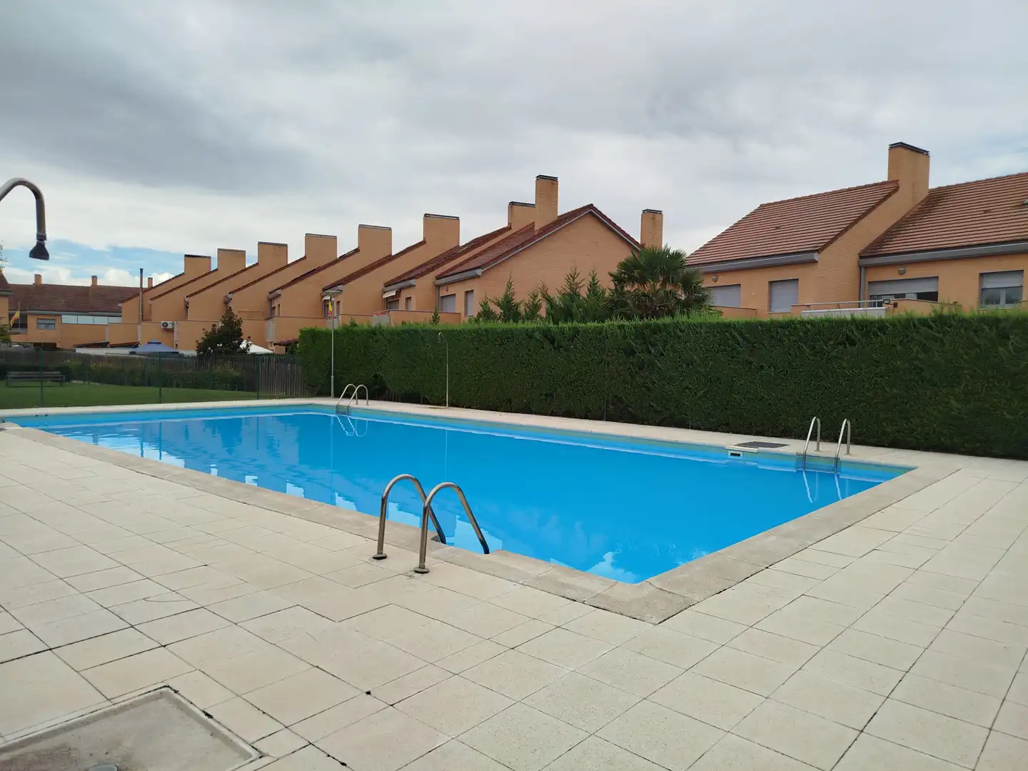 Maison mitoyenne avec piscine à vendre à Calle Sabinares del Arlanza, imagen 3