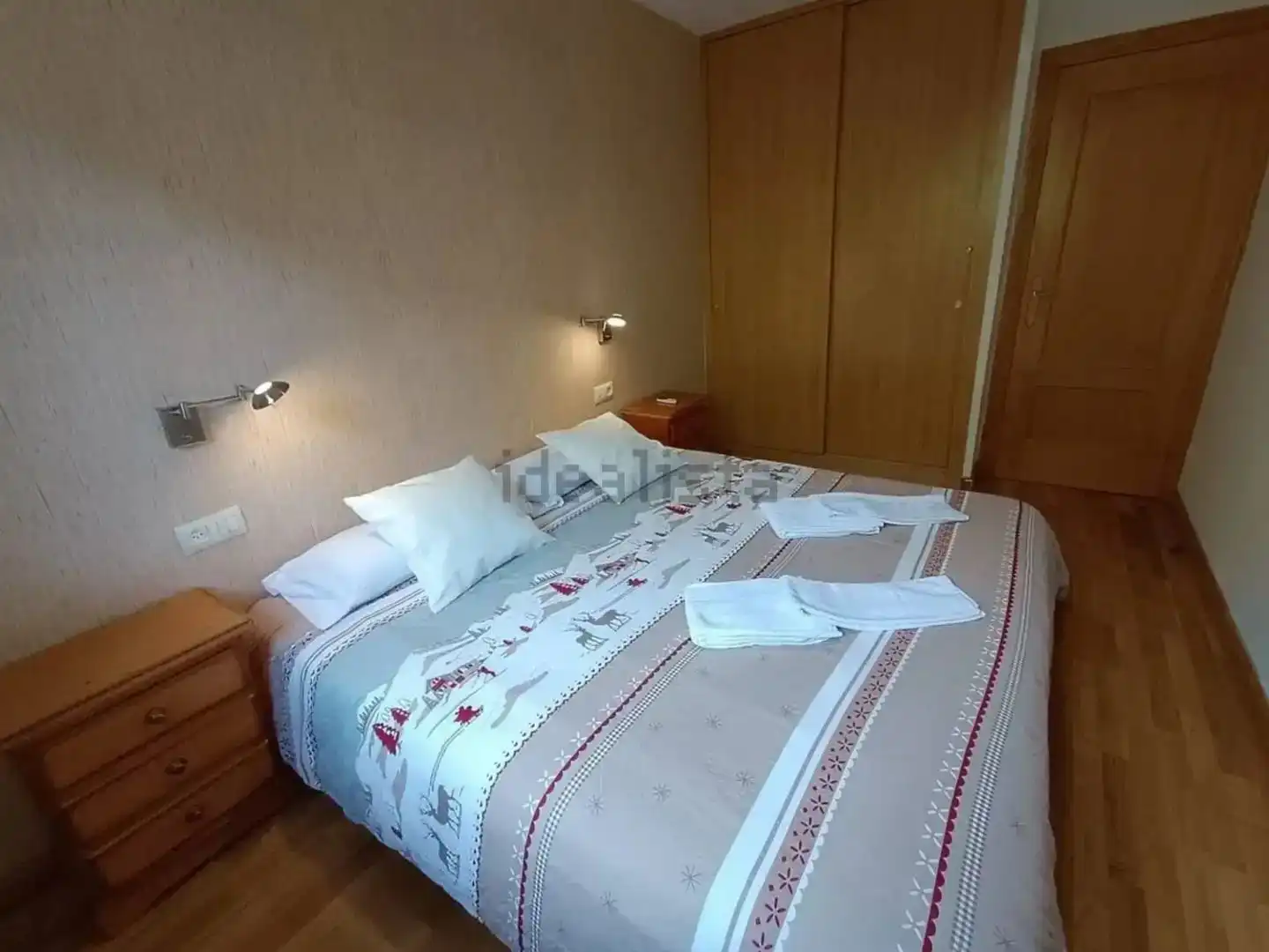 Habitación de Apartamento en venta en Benasque con Jardín privado, Trastero y Amueblado