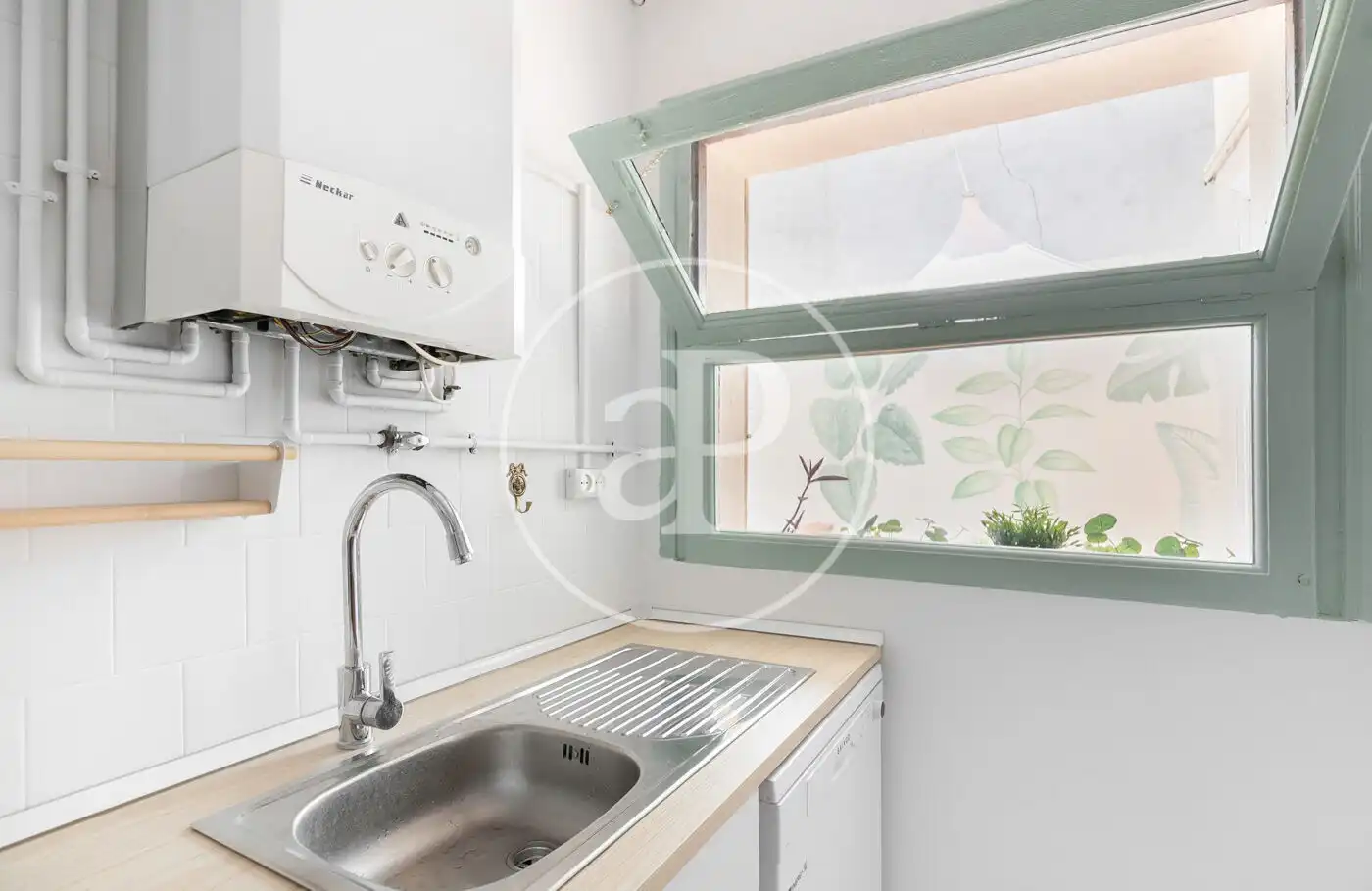 Küche von Wohnung zum Verkauf in Barcelona mit Klimaanlage, Heizung und Terrasse