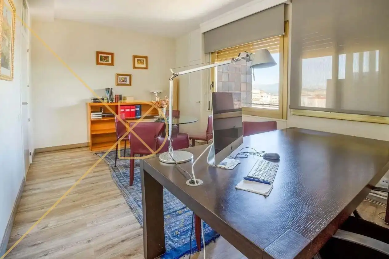 Wohnung zum Verkauf in Barcelona mit Parkett
