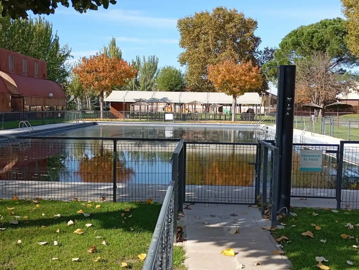 Swimming pool of Detached homes for sale in Talavera de la Reina  with Air Conditioner, Heating and Storage room