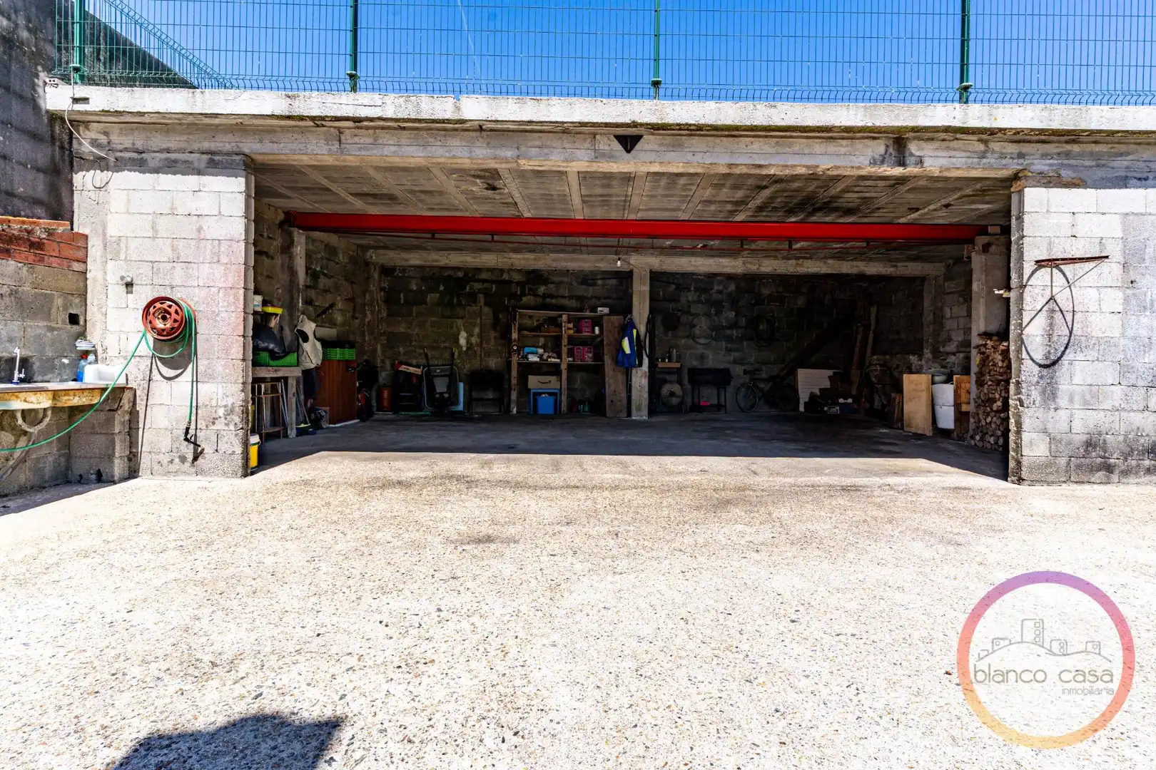 Parkplatz von Haus oder Chalet zum Verkauf in Cabana de Bergantiños mit Abstellraum und Möbliert