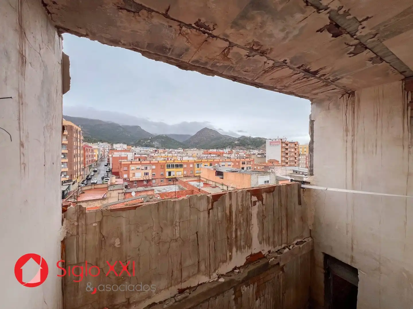 Vista exterior de Edifici en venda en La Vall d'Uixó