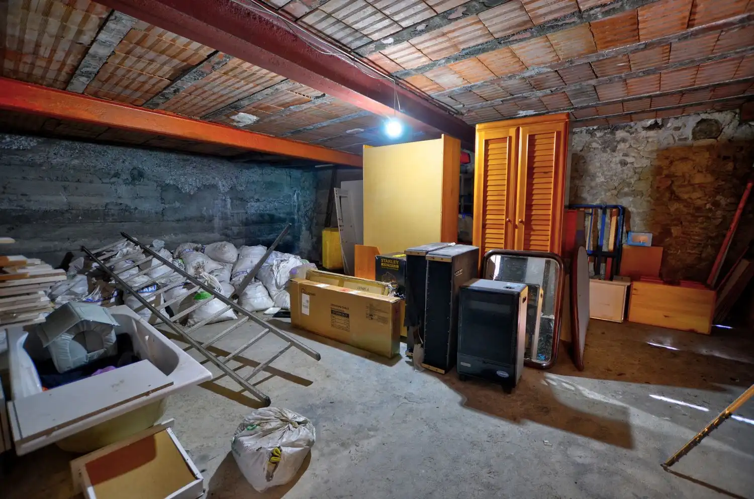 Casa o xalet en venda en Lena amb Calefacció, Terrassa i Traster