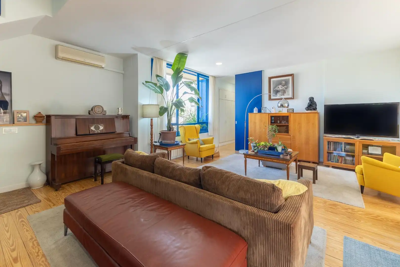 Sala d'estar de Casa o xalet en venda en Madrid amb Aire condicionat, Calefacció i Jardí privat