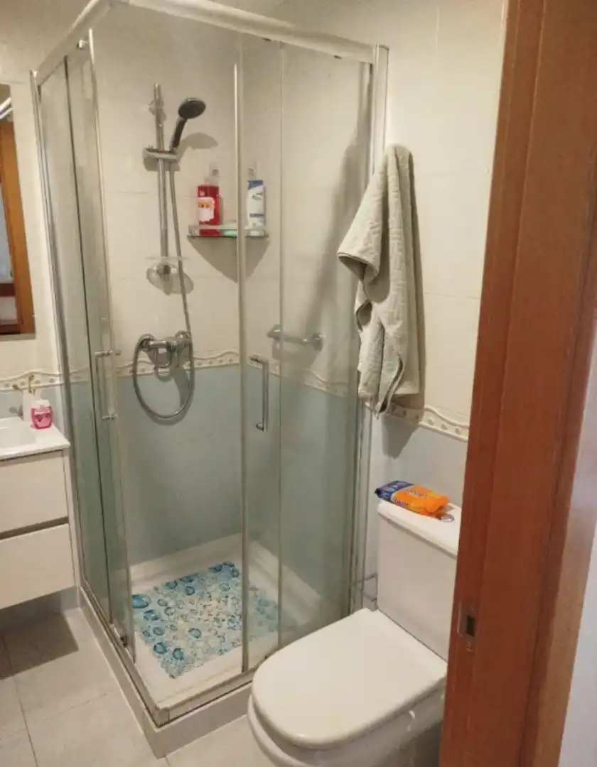 Baño de Ático en venta en Boqueixón con Terraza, Trastero y Amueblado