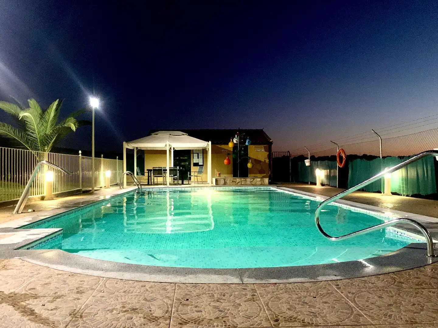 Piscina de Finca rústica en venda en Almoharín amb Aire condicionat, Terrassa i Moblat