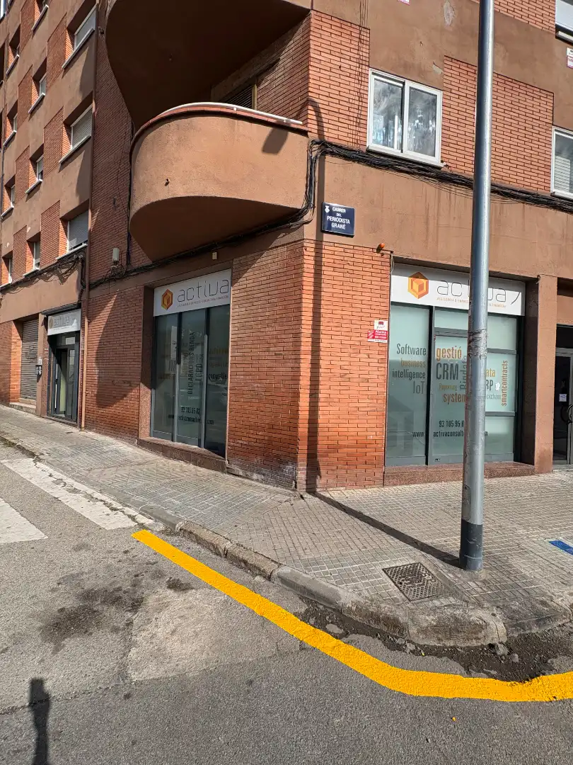 Geschaftsraum zum Verkauf in Terrassa mit Klimaanlage, Heizung und Parkett