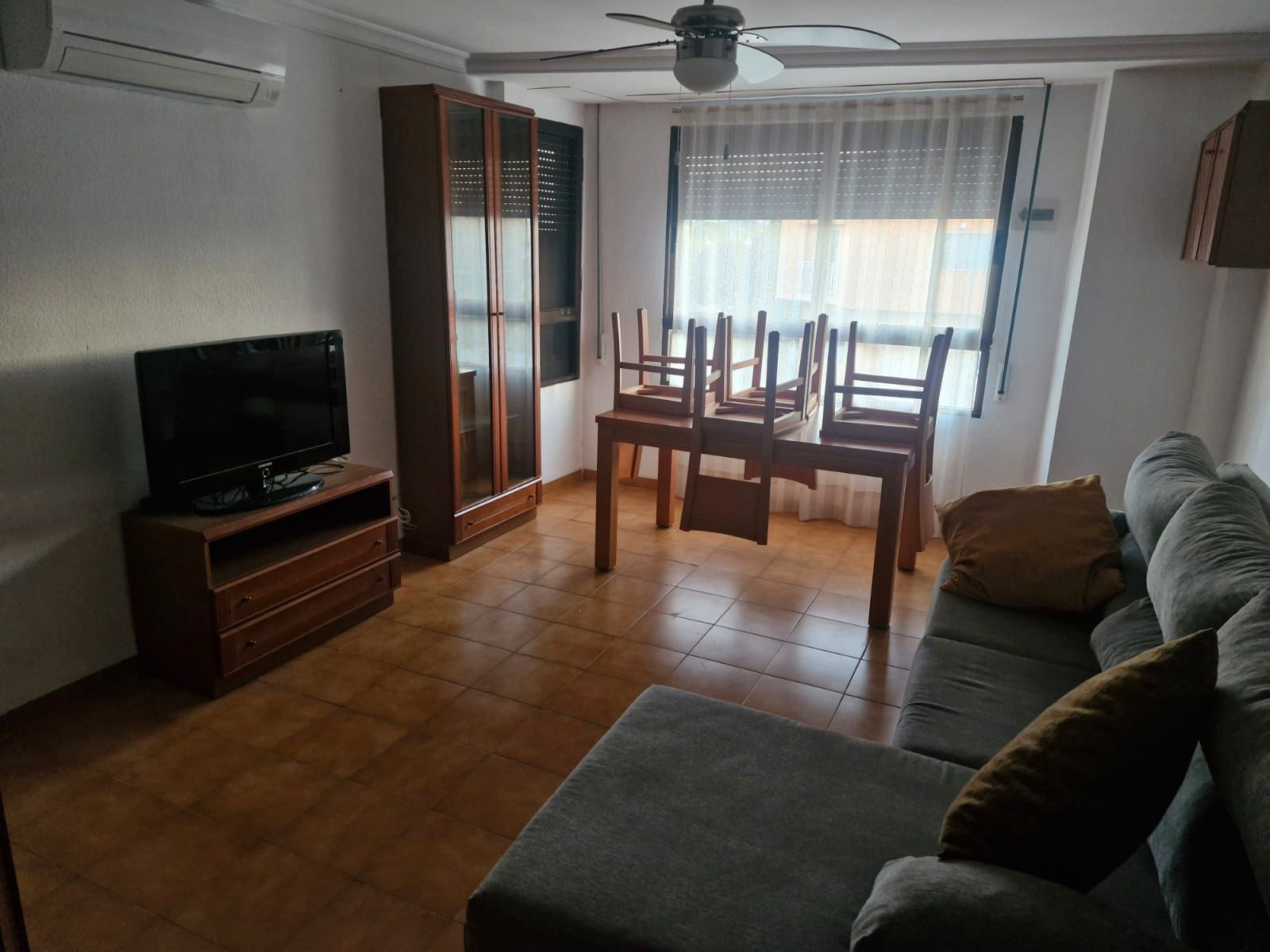 Sala d'estar de Pis de lloguer en Castellón de la Plana / Castelló de la Plana amb Aire condicionat i Moblat