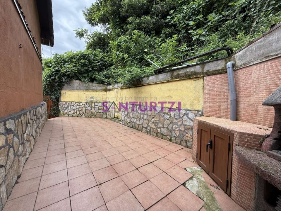 Jardí de Casa o xalet en venda en Santurtzi  amb Aire condicionat, Calefacció i Terrassa