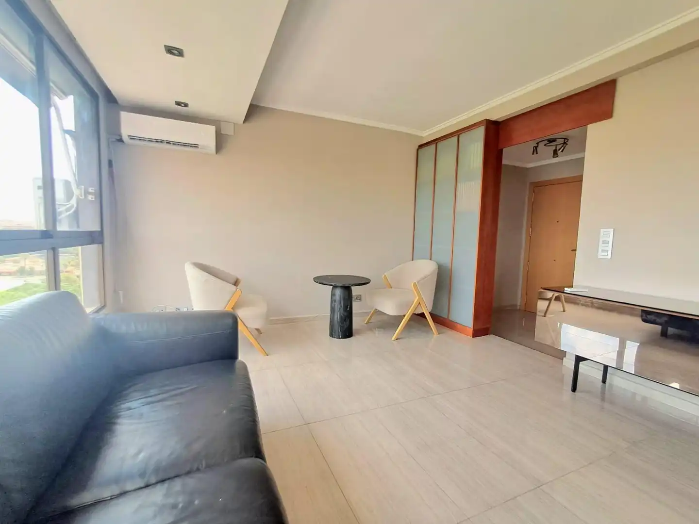 Sala d'estar de Pis de lloguer en Valencia amb Aire condicionat, Calefacció i Jardí privat