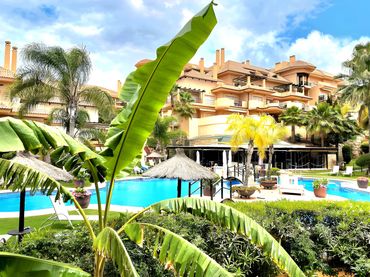 Apartamento con piscina en venta en Nueva Andalucía
