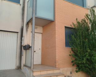 Vista exterior de Casa adosada en venda en Almudévar amb Calefacció, Jardí privat i Terrassa