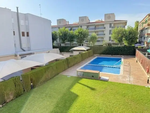Schwimmbecken von Wohnung zum Verkauf in El Vendrell mit Klimaanlage, Heizung und Privatgarten