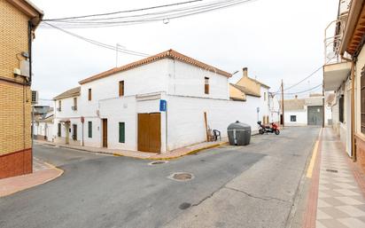 Vista exterior de Casa o xalet en venda en Atarfe amb Calefacció, Terrassa i Traster