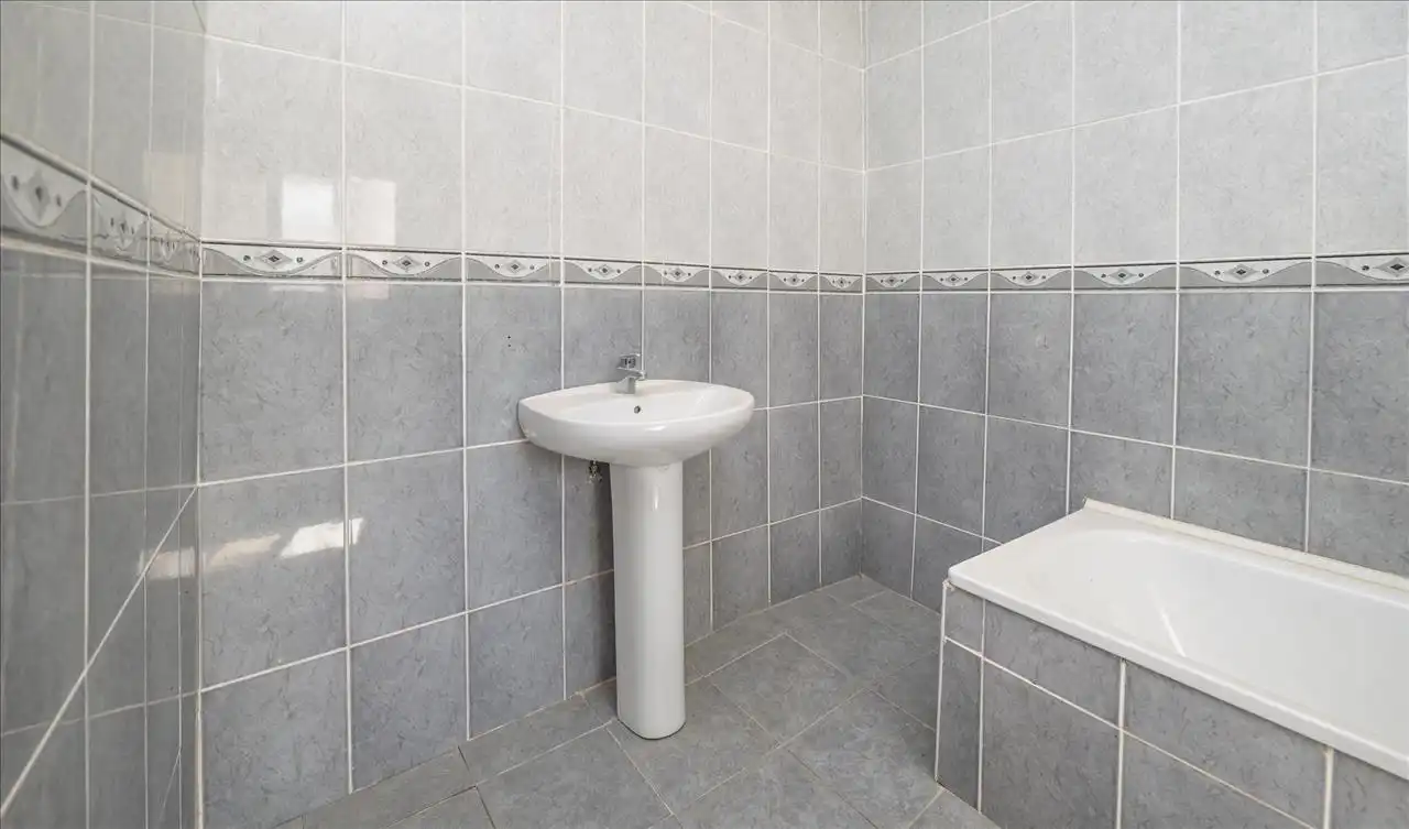 Baño de Piso en venta en Teba