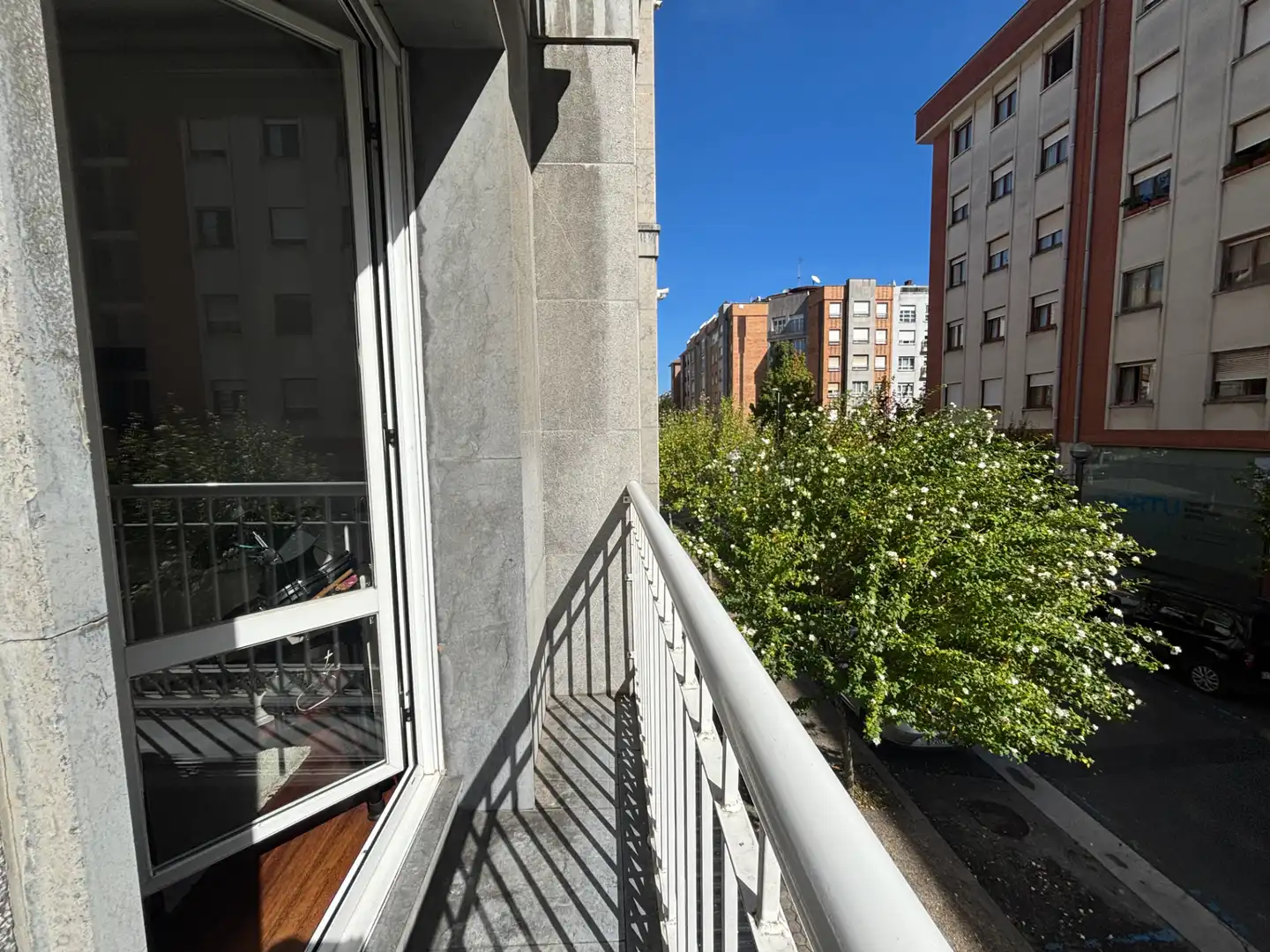Pis amb terrassa en venda a Plaza Baldomero Anabitarte
