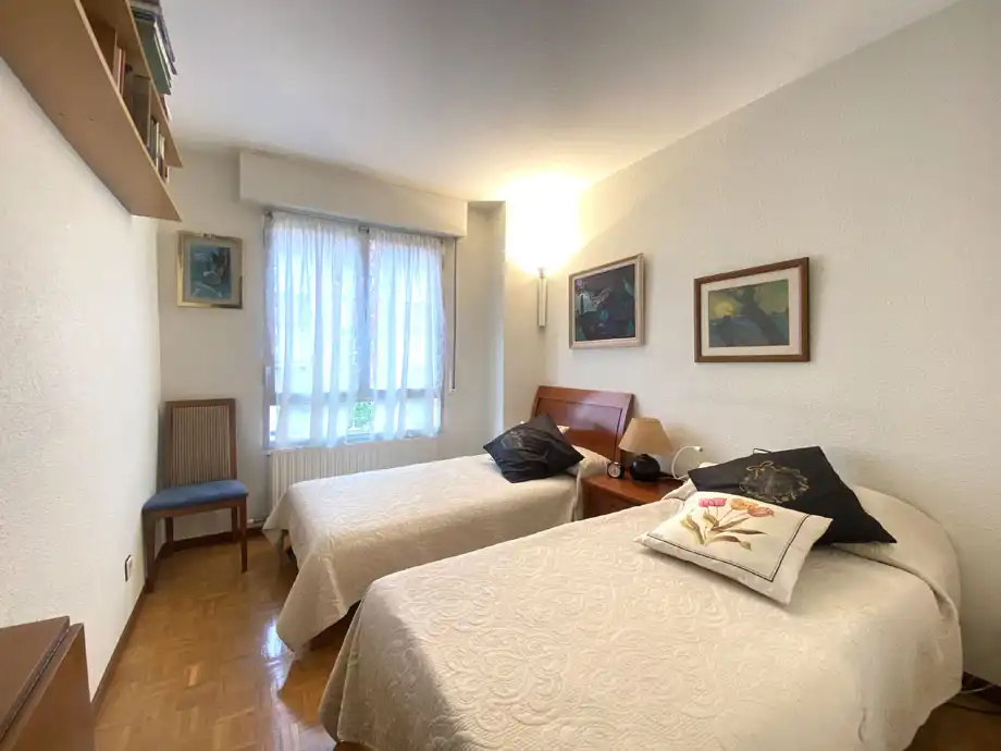 Dormitori de Pis en venda en Vitoria - Gasteiz amb Calefacció, Parquet i Terrassa