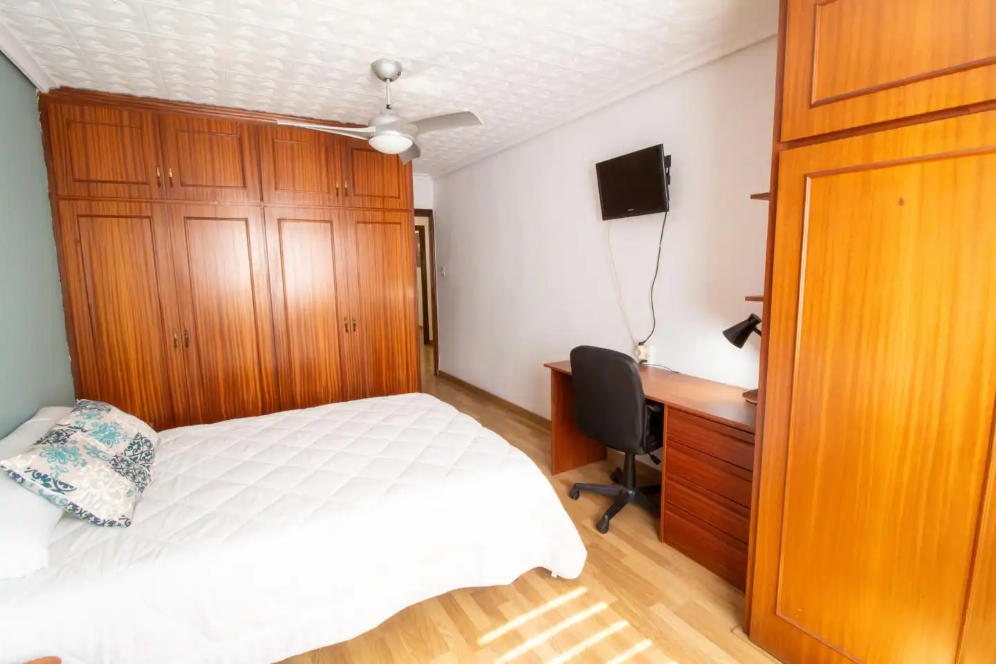 Bedroom of Flat for rent in Valencia  with Air Conditioner and Furnished