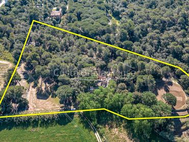 Casa rústica amb jardí en venda a Residencial Begur - Esclanyà