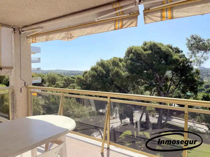 Terraza de Piso en venta en Salou con Terraza, Amueblado y Piscina comunitaria