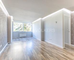 Exterior view of Apartment to rent in  Madrid Capital  with Air Conditioner, Heating and Swimming Pool