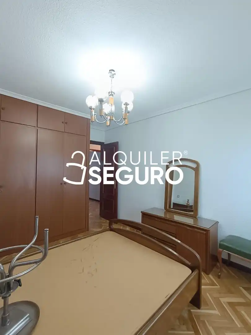 Bedroom of Flat for rent in Madrid  with Air Conditioner, Heating and Terrace