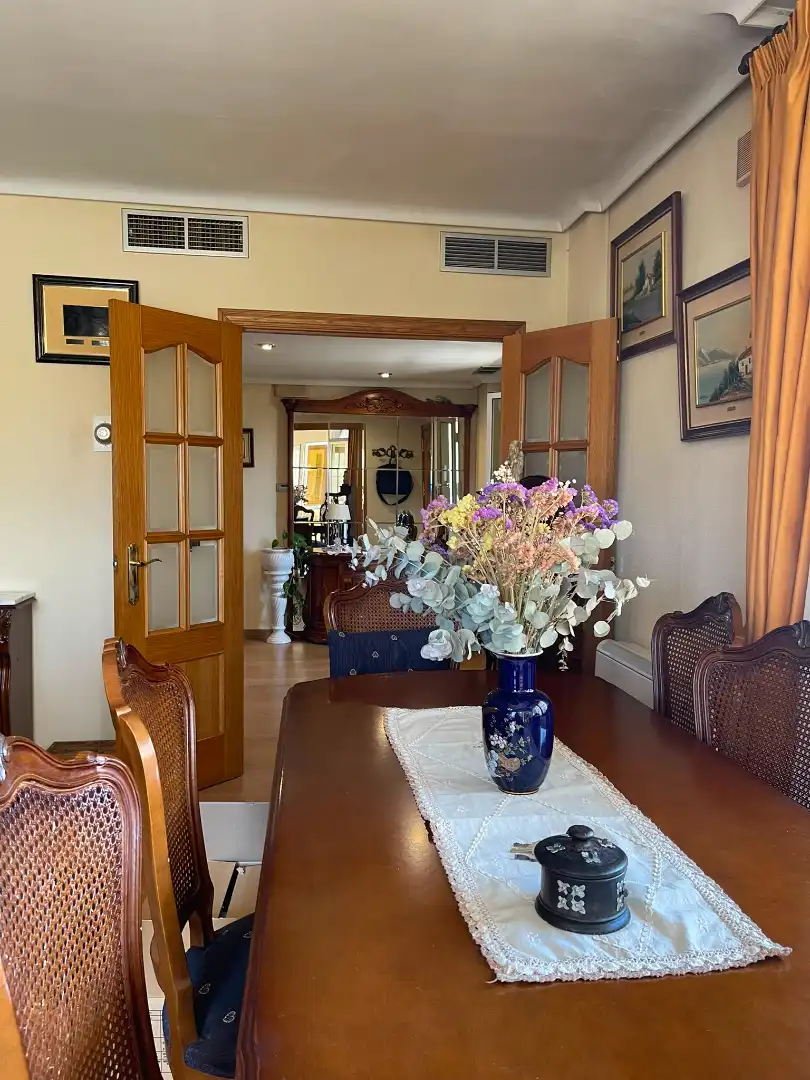 Menjador de Casa o xalet en venda en Plasencia amb Aire condicionat, Calefacció i Jardí privat