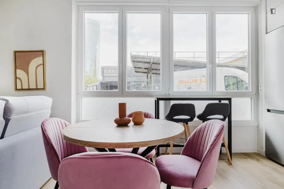 Comedor de Apartamento de alquiler en Madrid con Aire acondicionado, Calefacción y Amueblado