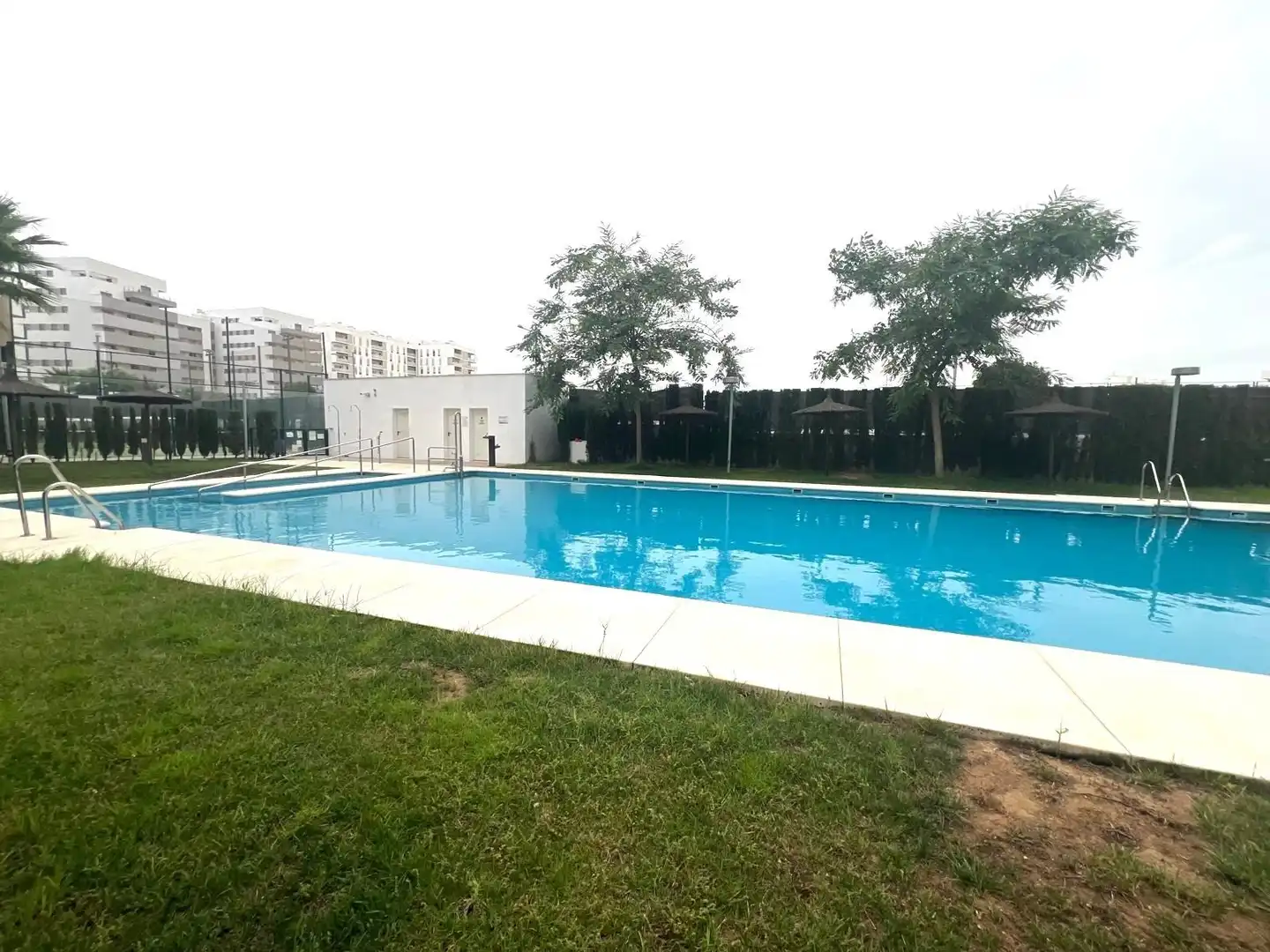 Appartamento con piscina in vendita a Entrenúcleos, imagen 43